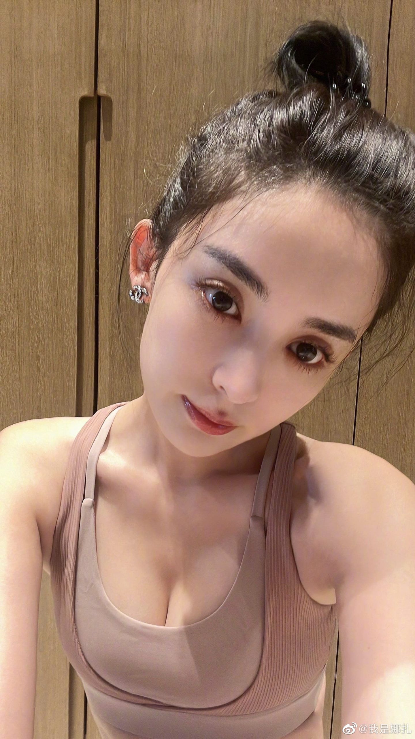 古力娜扎紧身裤健身后自拍_2
